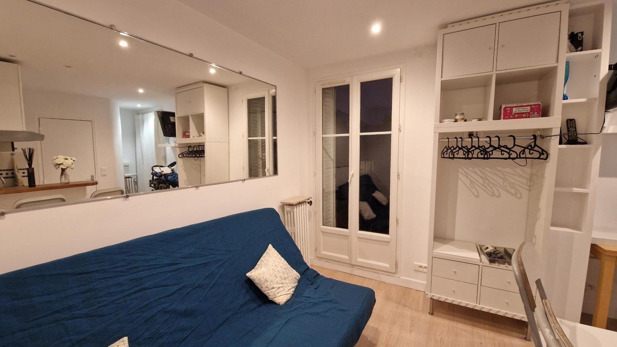 Michel Ange Homestay Paris